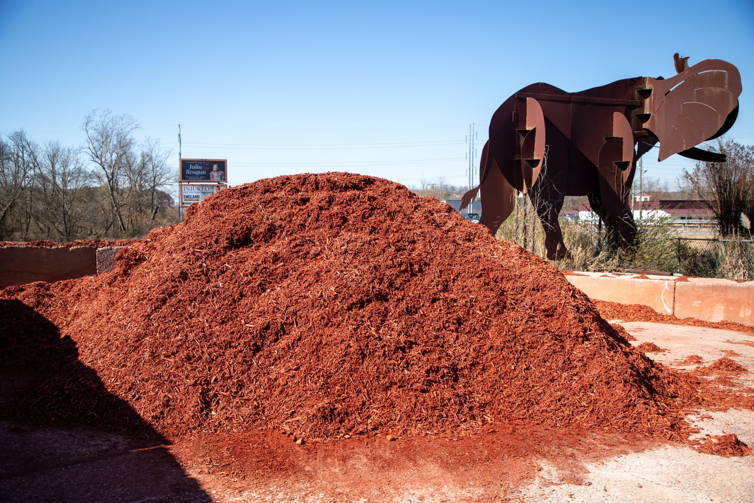 Red Mulch Red Dyed Mulch Bin